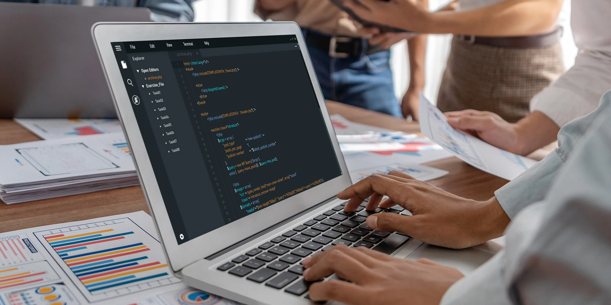 Webapplicaties laten maken door developers met focus op maatwerk en softwareontwikkeling.